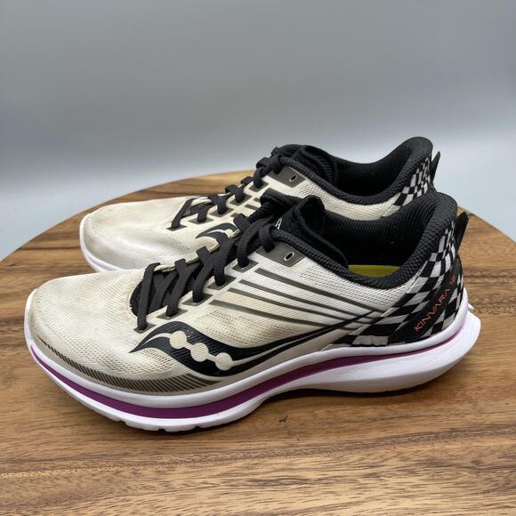 Saucony Kinvara 12 Shoes Womens Size 8 White Running Comfort Walking Gym Sneaker - Picture 3 of 8